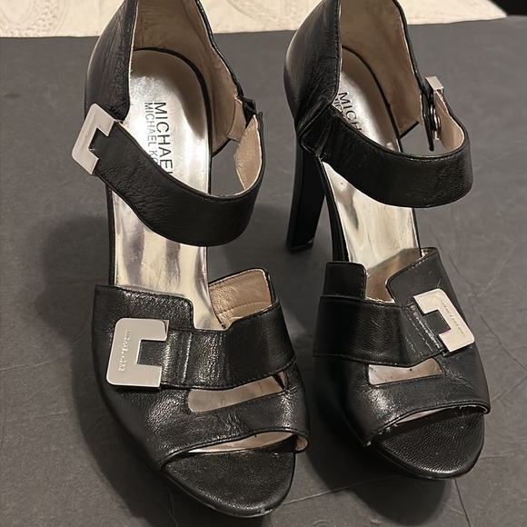 MICHAEL.   MICHAEL KORS  BEVERLY  LEATHER SANDAL SIZE 9 1/2 - Picture 7 of 11